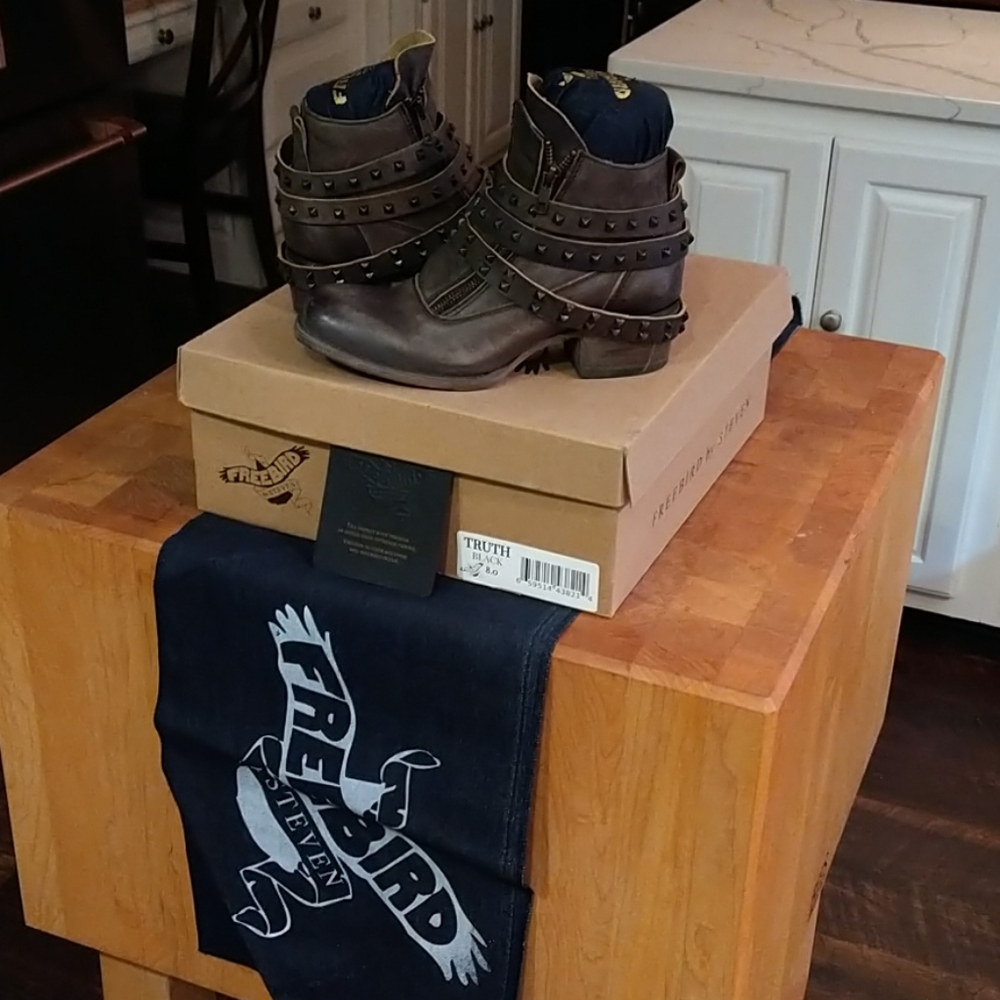 Freebird by Steven heeled boot